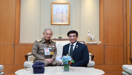 “หมอเดว” เข้าพบองคมนตรี อำลาเนื่องในโอกาสครบวาระ พร้อมรับข้อเสนอแนะสานต่องานด้านคุณธรรม