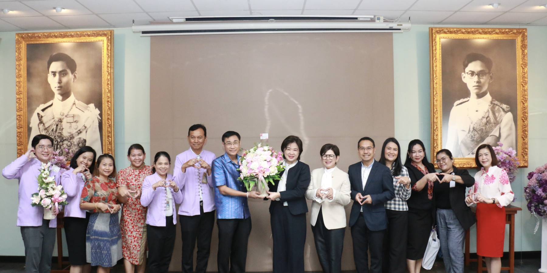 ศูนย์คุณธรรมร่วมแสดงความยินดี ศ.พญ.บุรณี กาญจนถวัลย์ ในโอกาสรับตำแหน่งใหม่